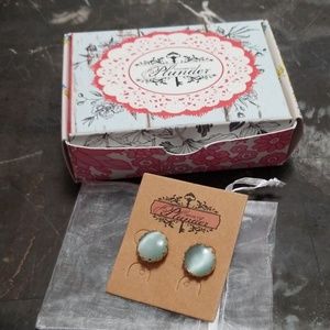 Plunder Daisy studs NEW